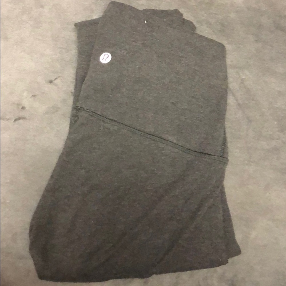 Heather grey Lululemon leggings